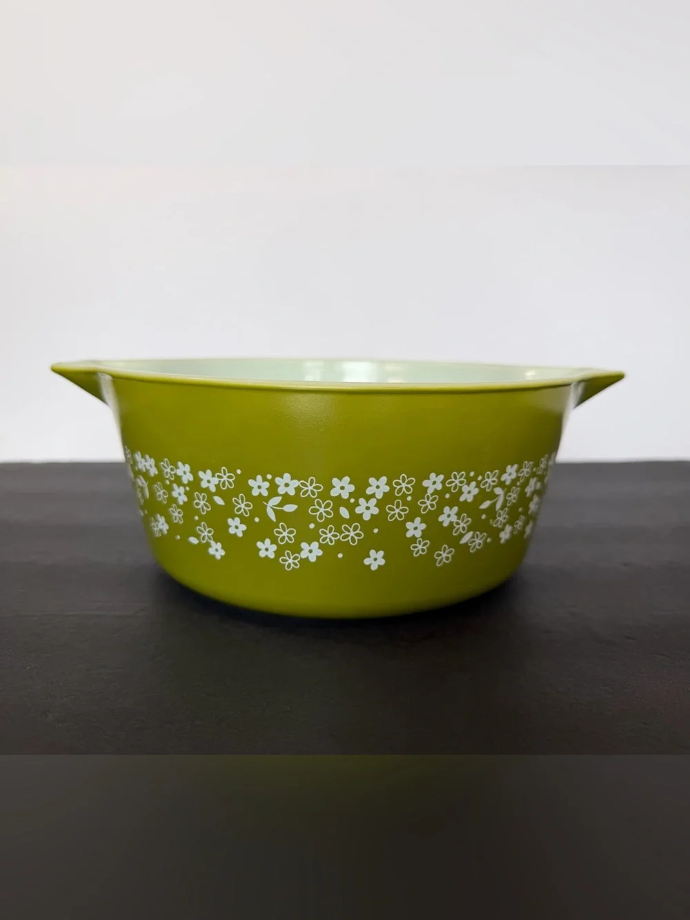 Vintage Pyrex Crazy Daisy Spring Blossom # 475-B 2 1/2 QT round casserole No Lid